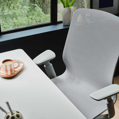 Open Box - Aire Chair