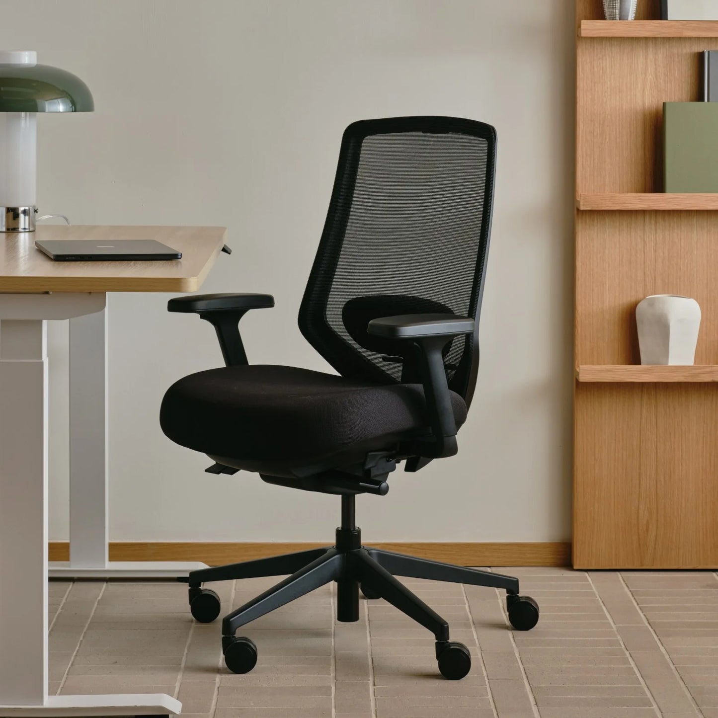 Open Box - Ergonomic Chair Pro